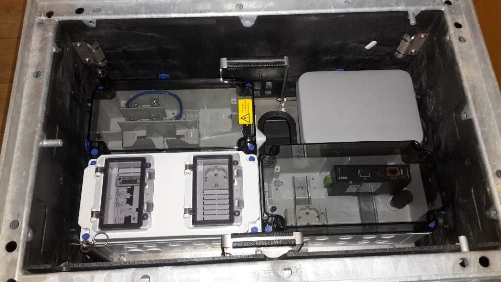 Schowany pod powierzchnią ziemi Access Point WI-FI